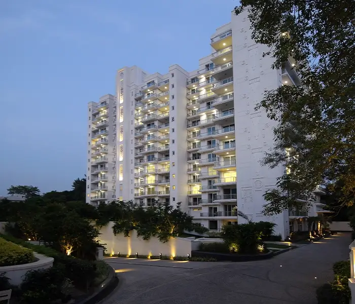 DLF King's Court